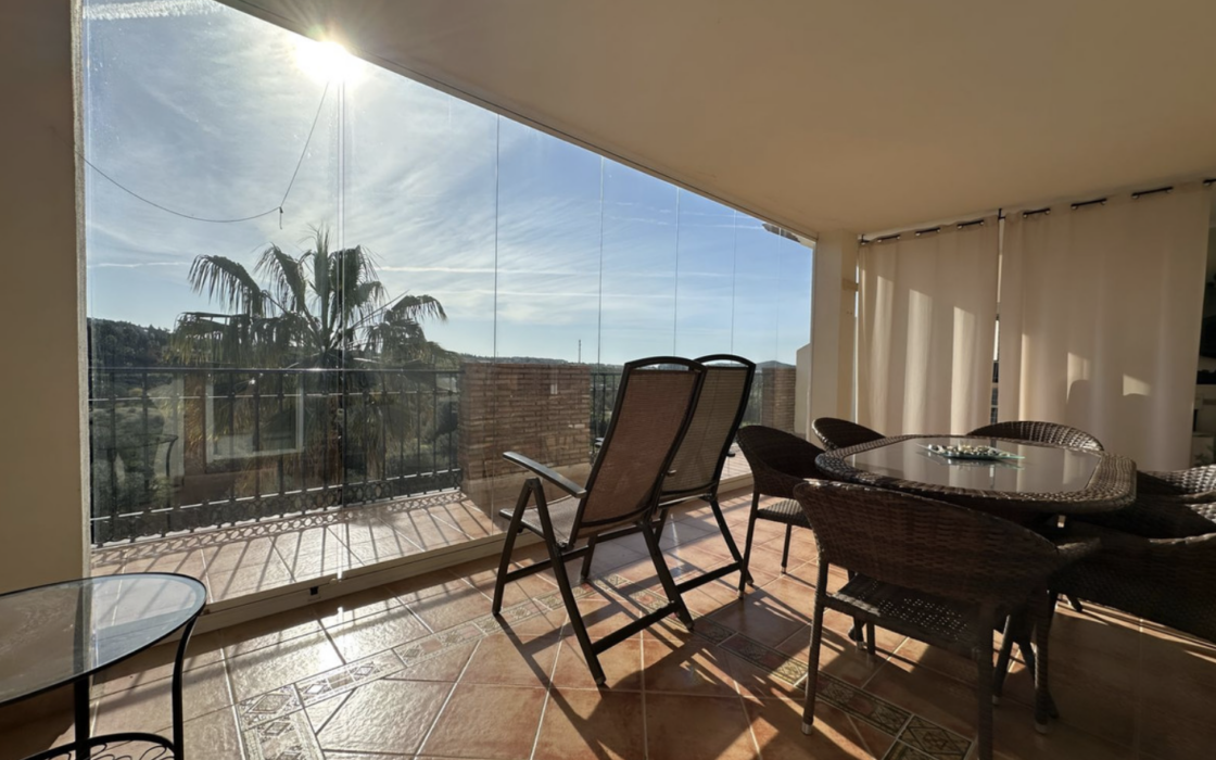 2-комнатные апартаменты в Михас Гольф с террасой 100 кв.м