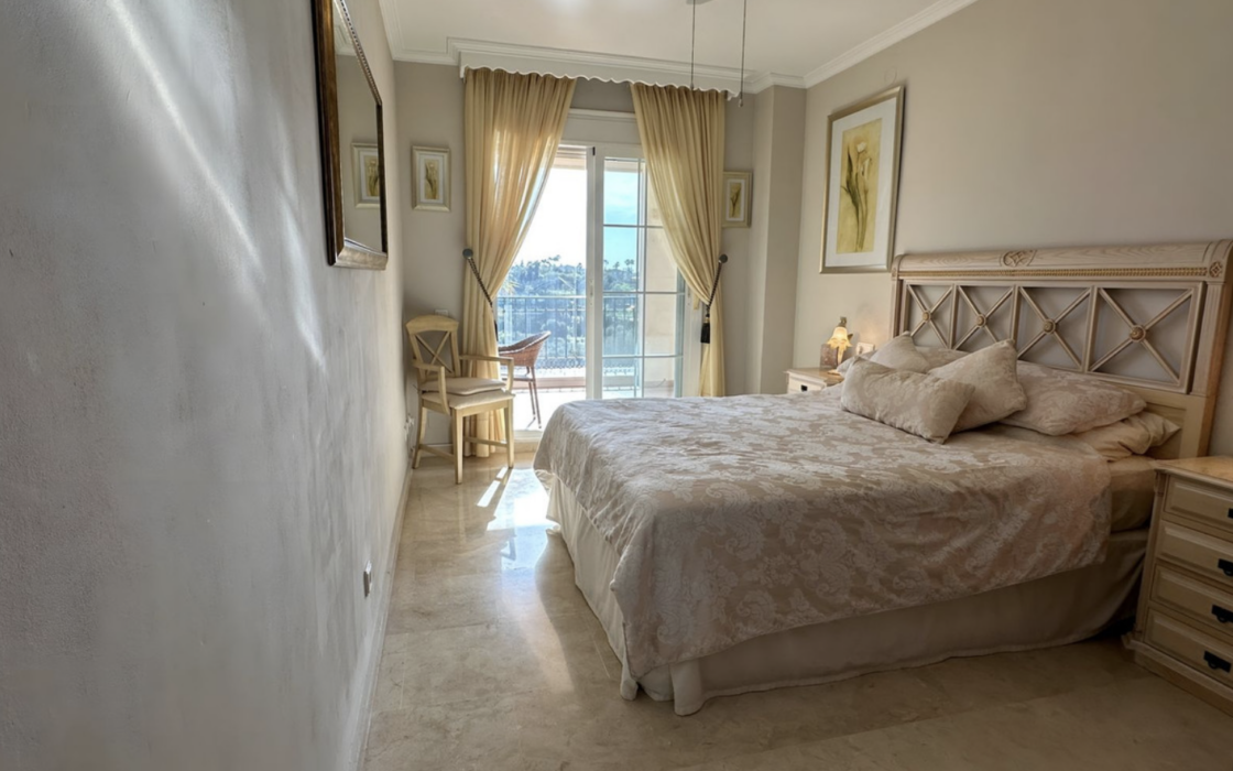 2-комнатные апартаменты в Михас Гольф с террасой 100 кв.м