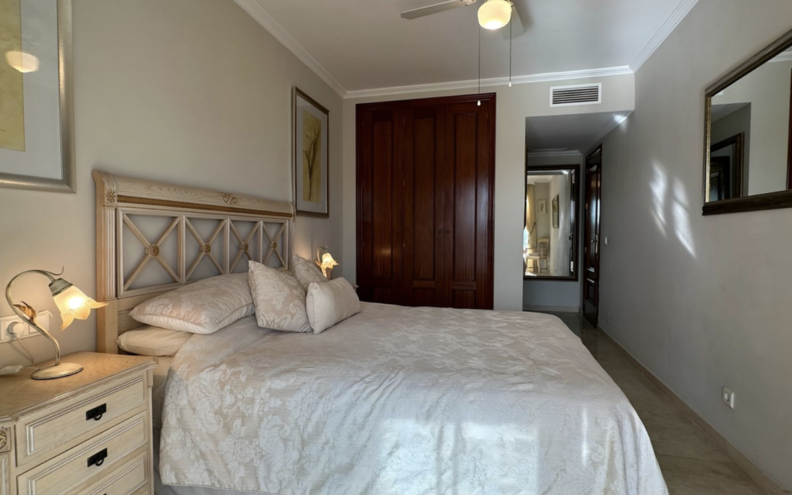 2-комнатные апартаменты в Михас Гольф с террасой 100 кв.м