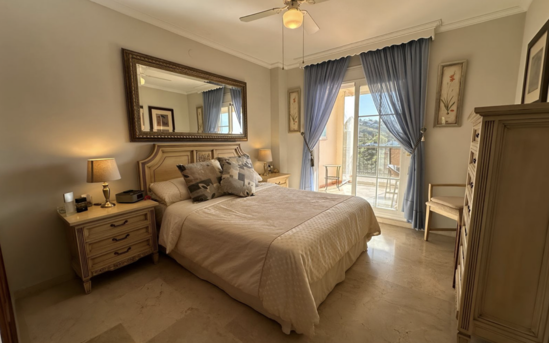 2-комнатные апартаменты в Михас Гольф с террасой 100 кв.м