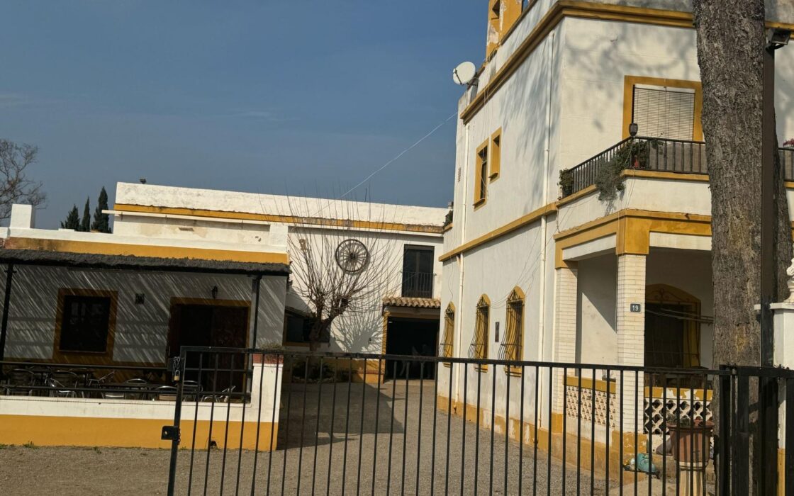 Эксклюзивный дом 300 кв.м в Рибарроха-дель-Турия с террасой