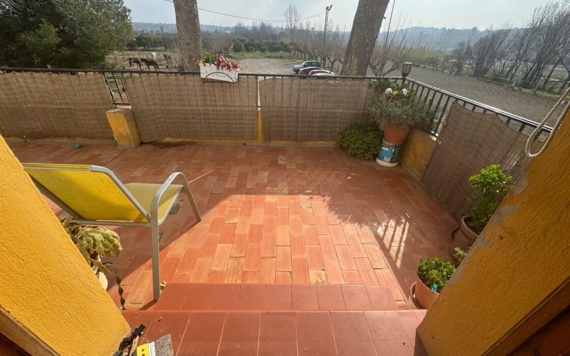 Эксклюзивный дом 300 кв.м в Рибарроха-дель-Турия с террасой