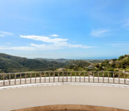 Вилла с панорамным видом в Бенахависе, 889 кв.м, терраса