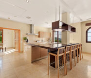 Вилла с панорамным видом в Бенахависе, 889 кв.м, терраса