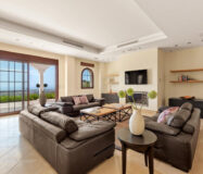 Вилла с панорамным видом в Бенахависе, 889 кв.м, терраса