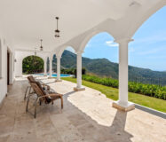 Вилла с панорамным видом в Бенахависе, 889 кв.м, терраса