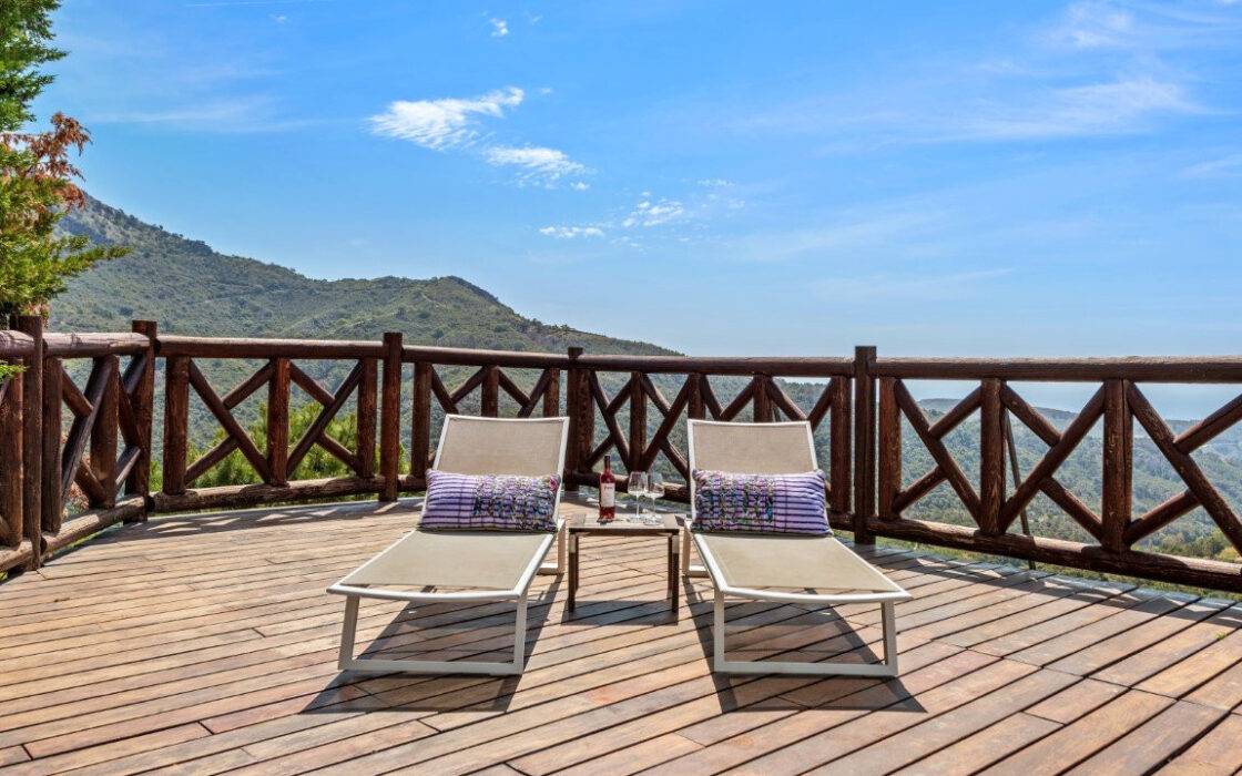 Вилла с панорамным видом в Бенахависе, 889 кв.м, терраса