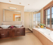 Вилла с панорамным видом в Бенахависе, 889 кв.м, терраса