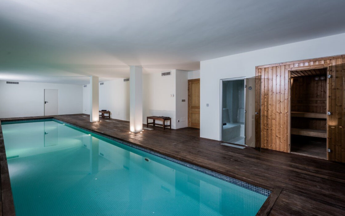 Вилла с панорамным видом в Бенахависе, 889 кв.м, терраса