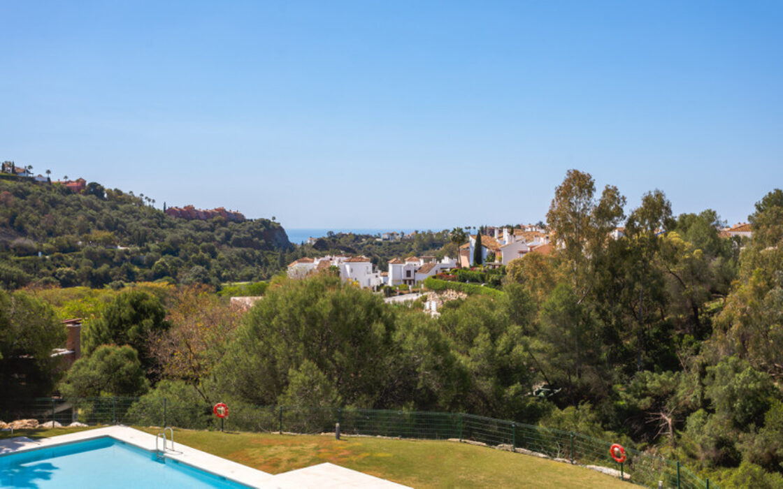 Апартаменти з терасою в Бенахавісі, 181 кв.м, 4 кімнати