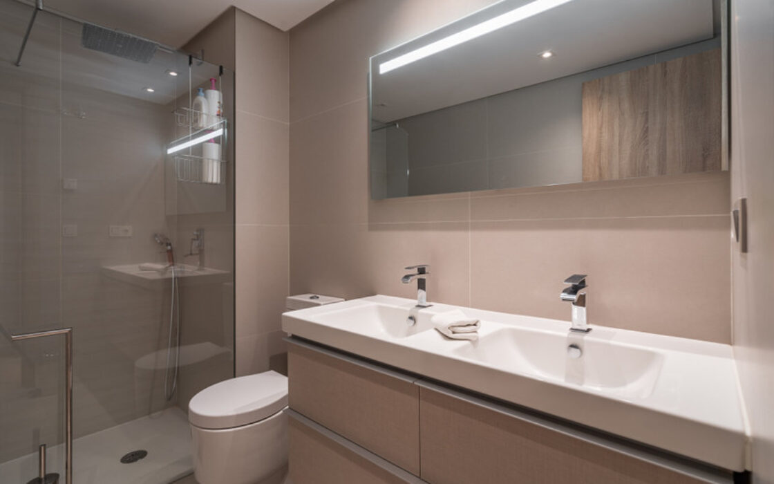 Апартаменти з терасою в Бенахавісі, 181 кв.м, 4 кімнати