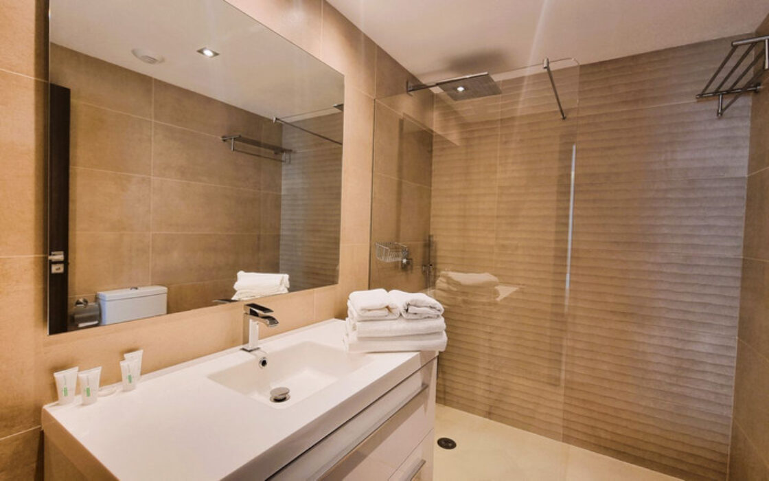 Квартира з терасою в Сан-Педро-де-Алькантара 115 кв.м