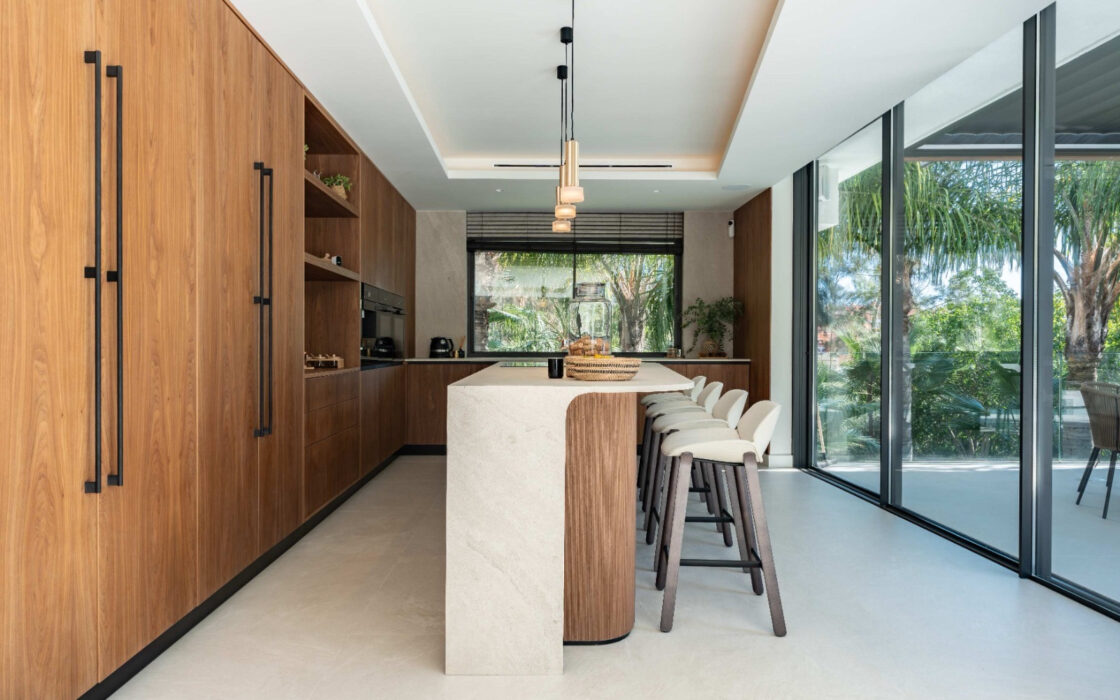 Изысканная Вилла в Марбелье с 5 Спальнями и Террасой