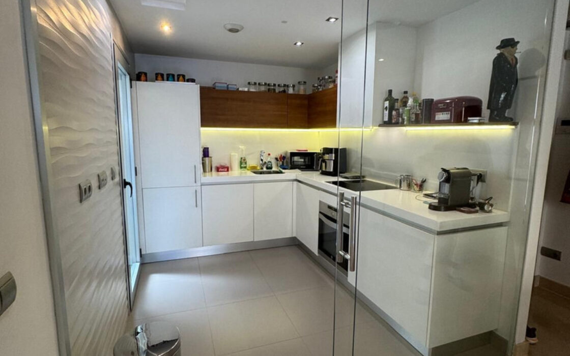 Апартаменти з терасою в Сан-Педро-де-Алькантара, 121 кв.м.