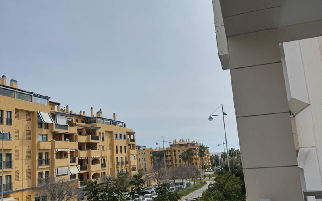 Апартаменти з терасою в Сан-Педро-де-Алькантара, 121 кв.м.