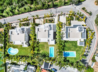Вілла в Lomas de Marbella Club 647 кв.м з терасою біля моря