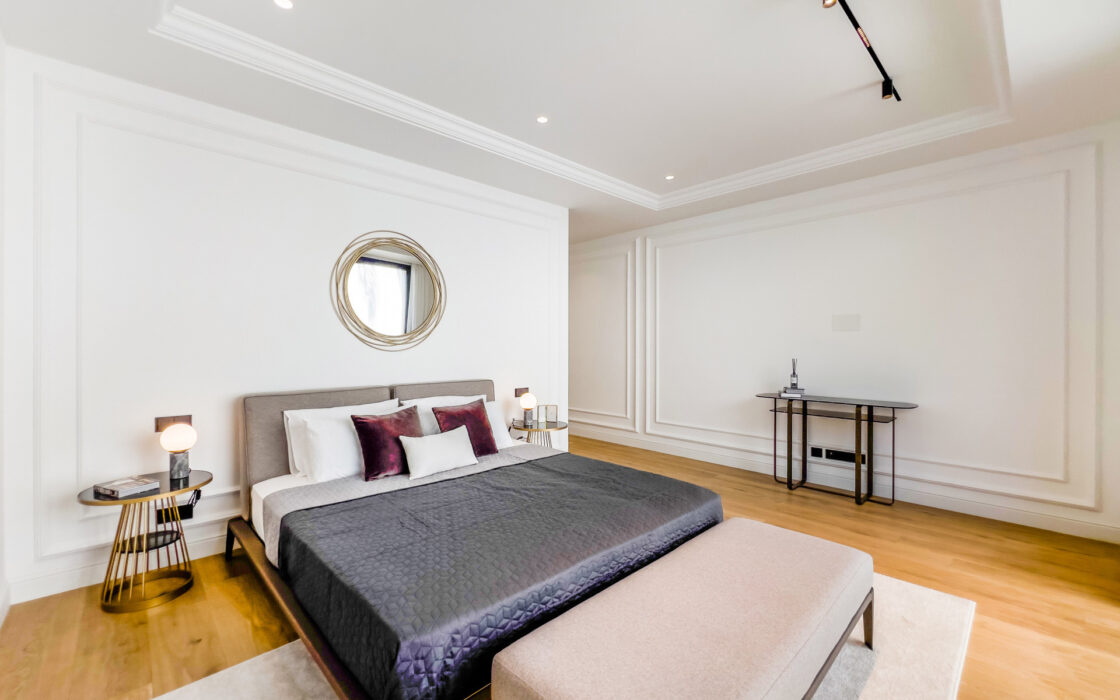 Вілла в Lomas de Marbella Club 647 кв.м з терасою біля моря