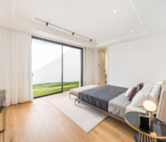 Вілла в Lomas de Marbella Club 647 кв.м з терасою біля моря