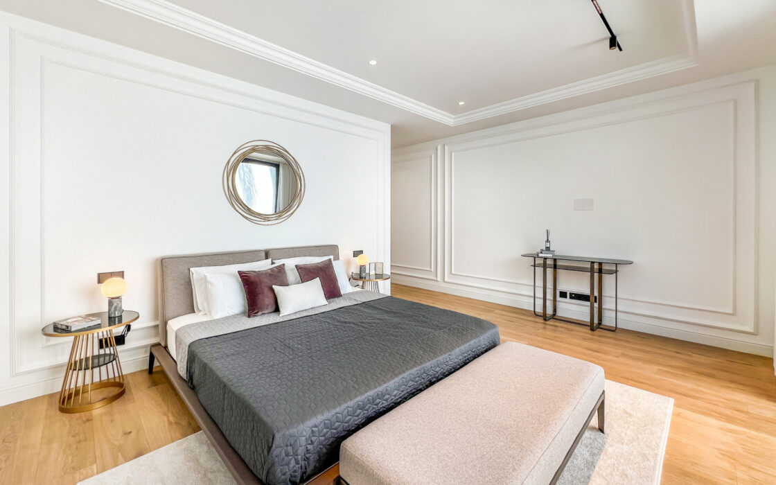 Вілла в Lomas de Marbella Club 647 кв.м з терасою біля моря