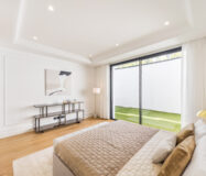 Вілла в Lomas de Marbella Club 647 кв.м з терасою біля моря