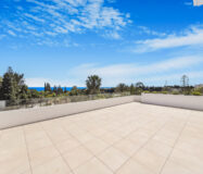 Вілла в Lomas de Marbella Club 647 кв.м з терасою біля моря