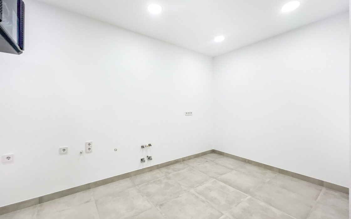 Вілла в Lomas de Marbella Club 647 кв.м з терасою біля моря