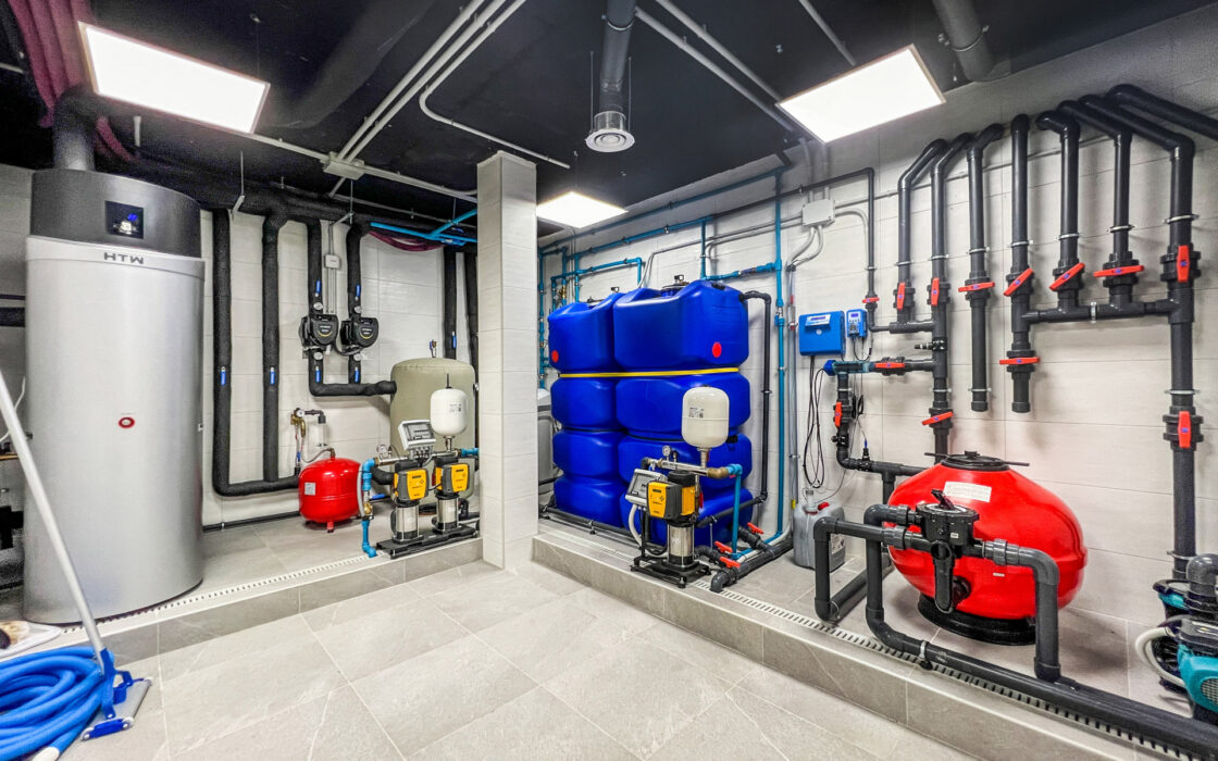 Вілла в Lomas de Marbella Club 647 кв.м з терасою біля моря