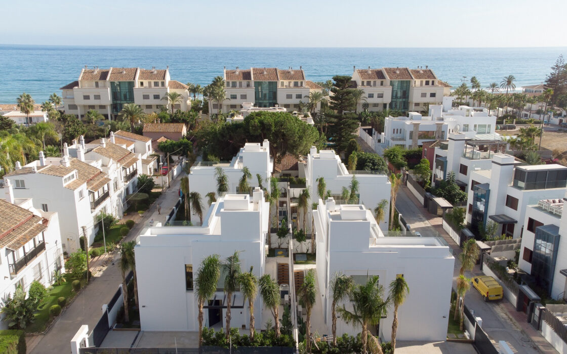 Новая вилла 434 кв.м у пляжа в Марбелье, Золотая Миля