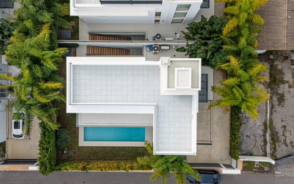 Новая вилла 434 кв.м у пляжа в Марбелье, Золотая Миля