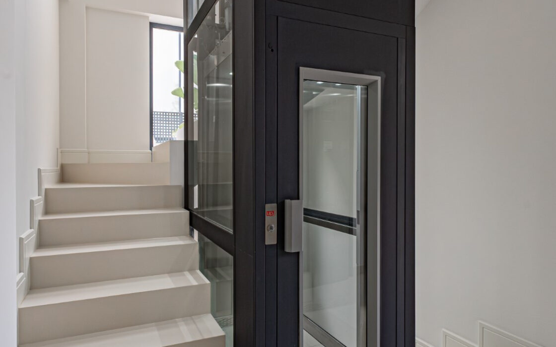 Новая вилла 434 кв.м у пляжа в Марбелье, Золотая Миля