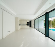 Новая вилла 434 кв.м у пляжа в Марбелье, Золотая Миля