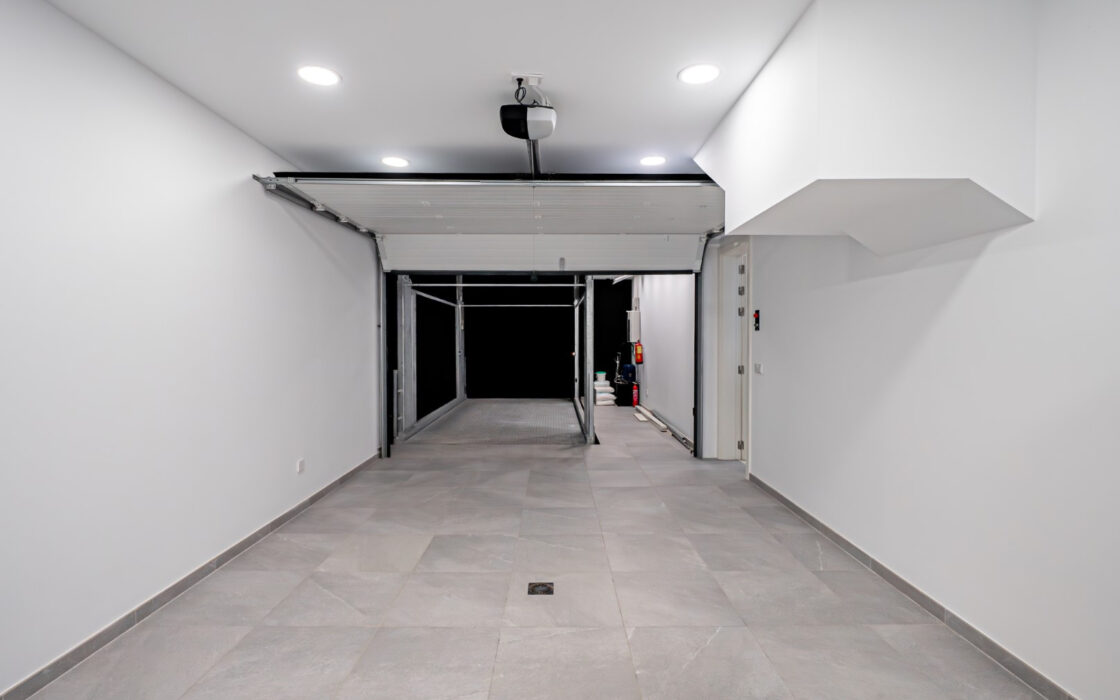 Новая вилла 434 кв.м у пляжа в Марбелье, Золотая Миля