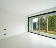 Новая вилла 434 кв.м у пляжа в Марбелье, Золотая Миля