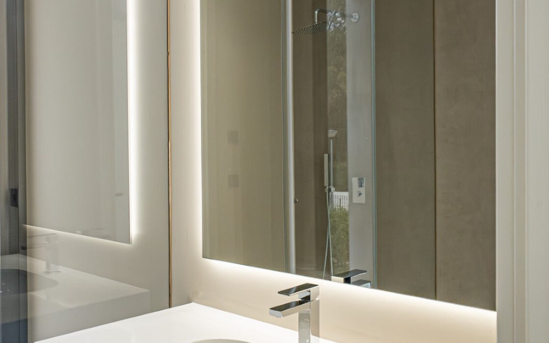 Новая вилла 434 кв.м у пляжа в Марбелье, Золотая Миля