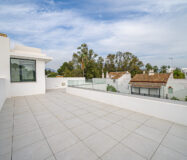 Новая вилла 434 кв.м у пляжа в Марбелье, Золотая Миля