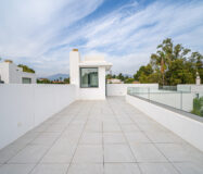 Новая вилла 434 кв.м у пляжа в Марбелье, Золотая Миля