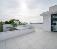 Новая вилла 434 кв.м у пляжа в Марбелье, Золотая Миля