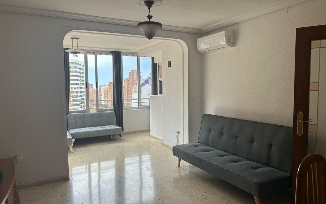 Апартаменти з терасою в Бенідормі 100 кв.м біля моря