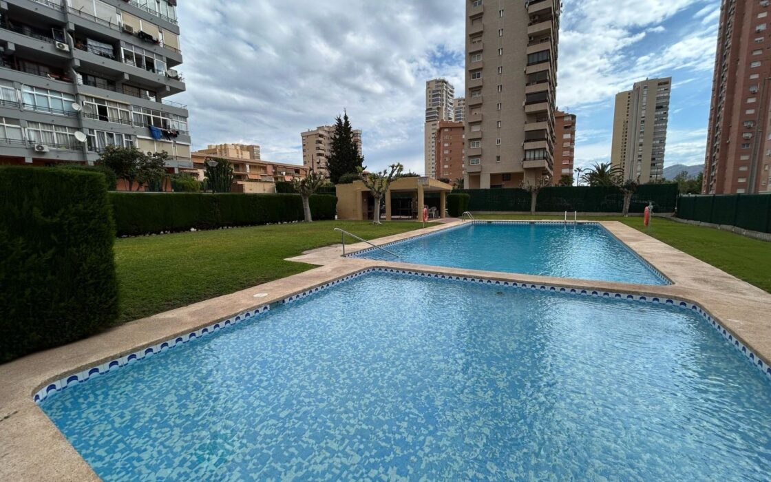 Апартаменти з терасою в Бенідормі 100 кв.м біля моря