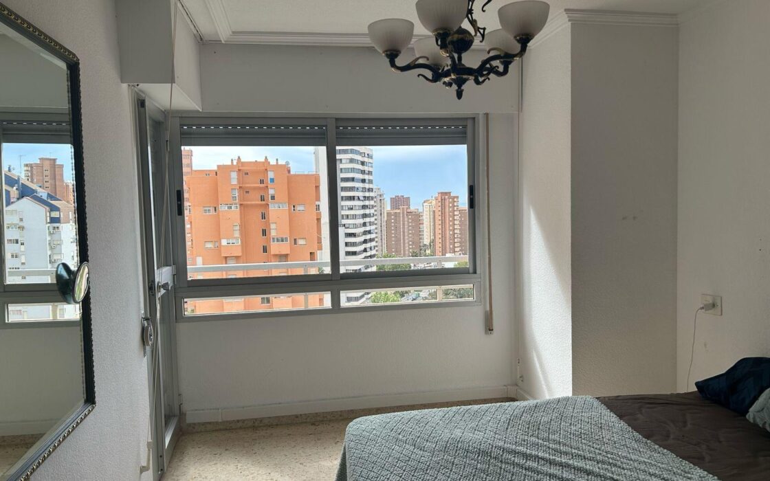 Апартаменти з терасою в Бенідормі 100 кв.м біля моря