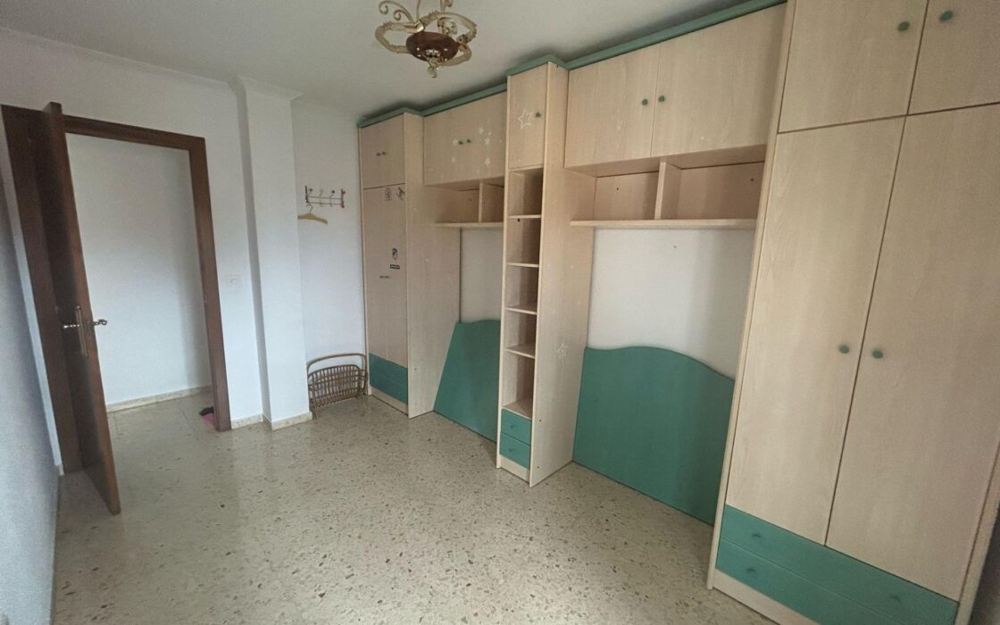 Апартаменти з терасою в Бенідормі 100 кв.м біля моря