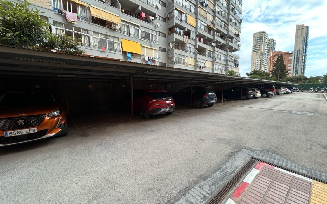 Апартаменти з терасою в Бенідормі 100 кв.м біля моря