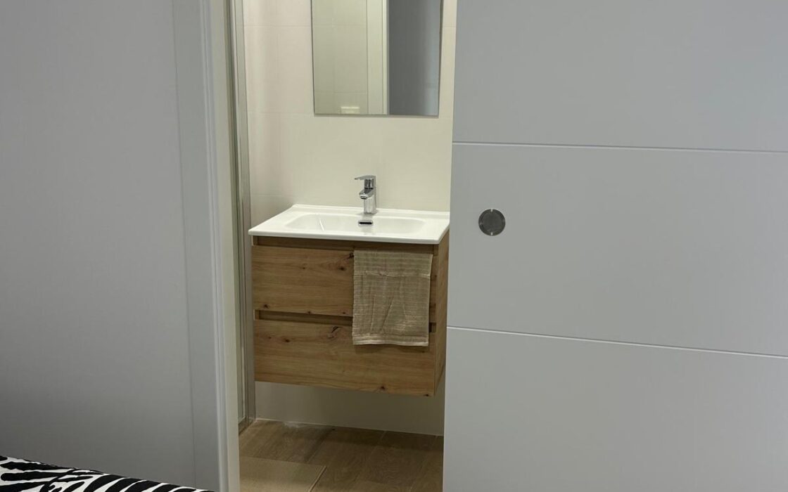 Дом в Бенидорме у моря, 2 спальни, терраса, 175 кв.м