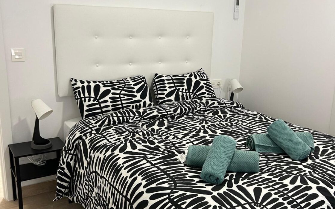 Дом в Бенидорме у моря, 2 спальни, терраса, 175 кв.м