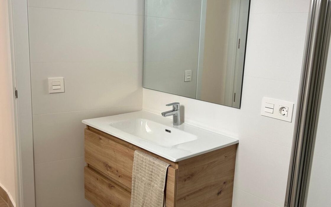 Дом в Бенидорме у моря, 2 спальни, терраса, 175 кв.м