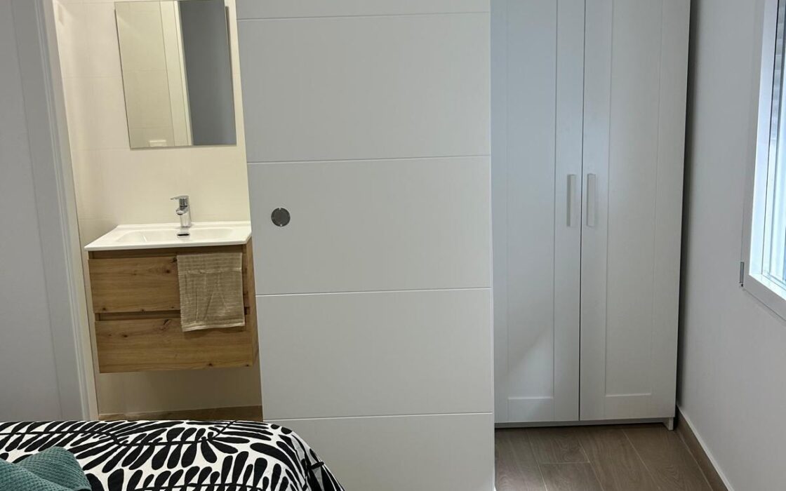 Дом в Бенидорме у моря, 2 спальни, терраса, 175 кв.м