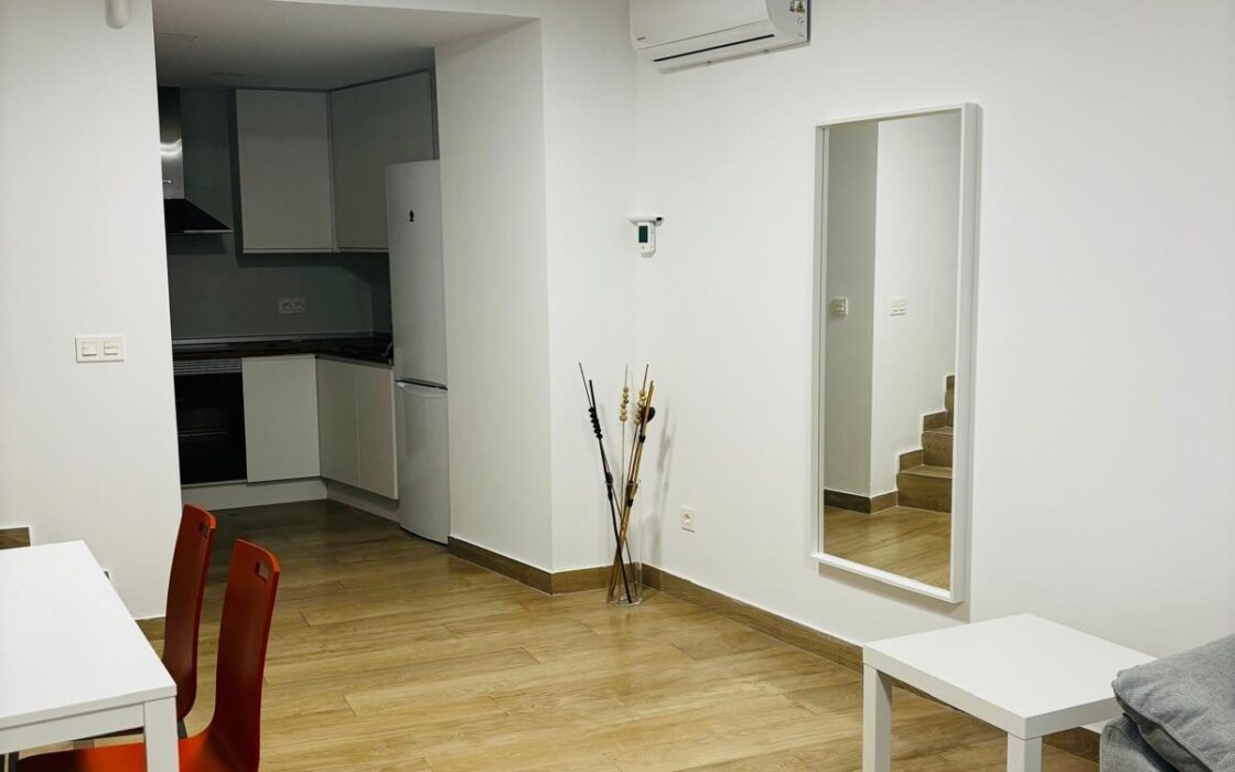 Дом в Бенидорме у моря, 2 спальни, терраса, 175 кв.м