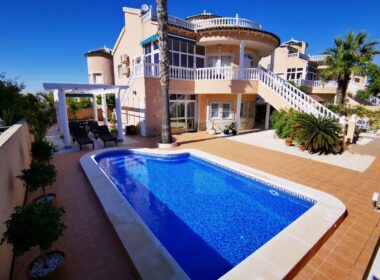 Просторное шале в Орихuela Коста у моря, 256 кв.м, 5 спален