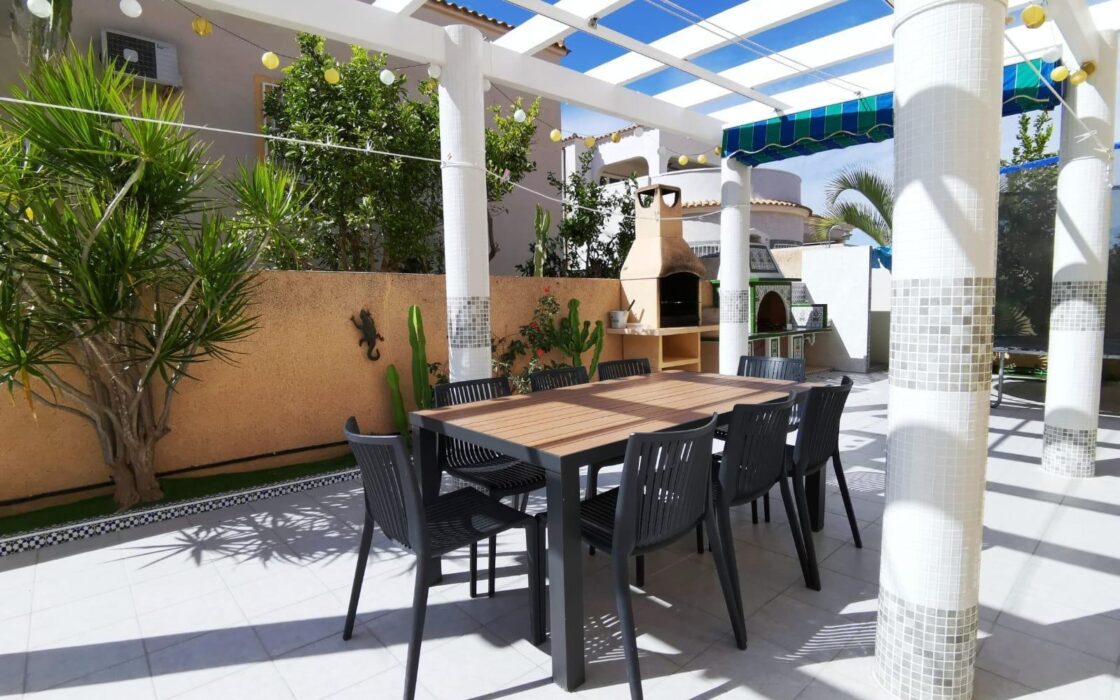 Просторное шале в Орихuela Коста у моря, 256 кв.м, 5 спален