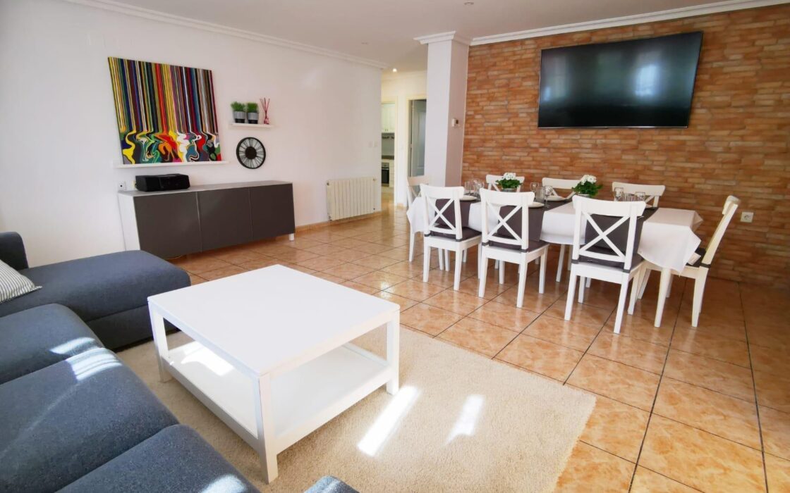 Просторное шале в Орихuela Коста у моря, 256 кв.м, 5 спален